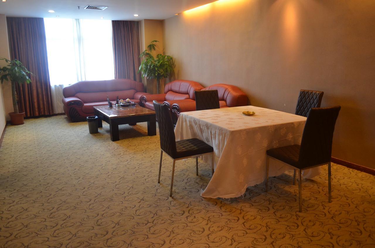 Tianhao Hotel Гуанчжоу Экстерьер фото